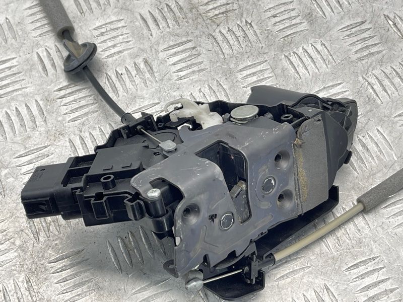 Замок двери 30799305 Volvo XC60