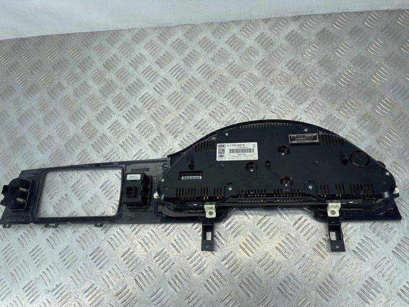 Комбінація приладів 4L0920982M Audi Q7