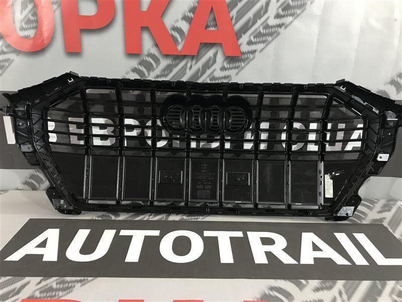 Решітка радіатора 83A853651BCKA Audi Q3