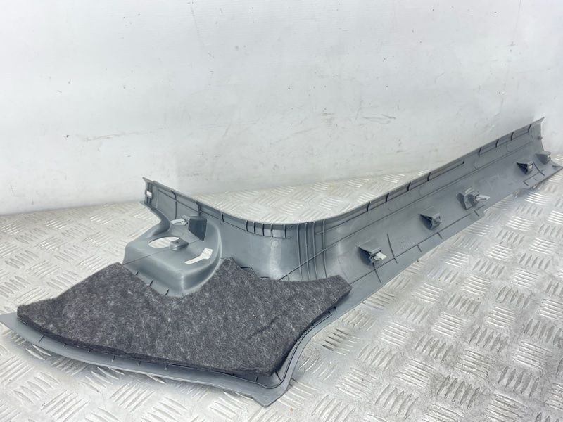 Облицовка порога 8R1867271 Audi Q5