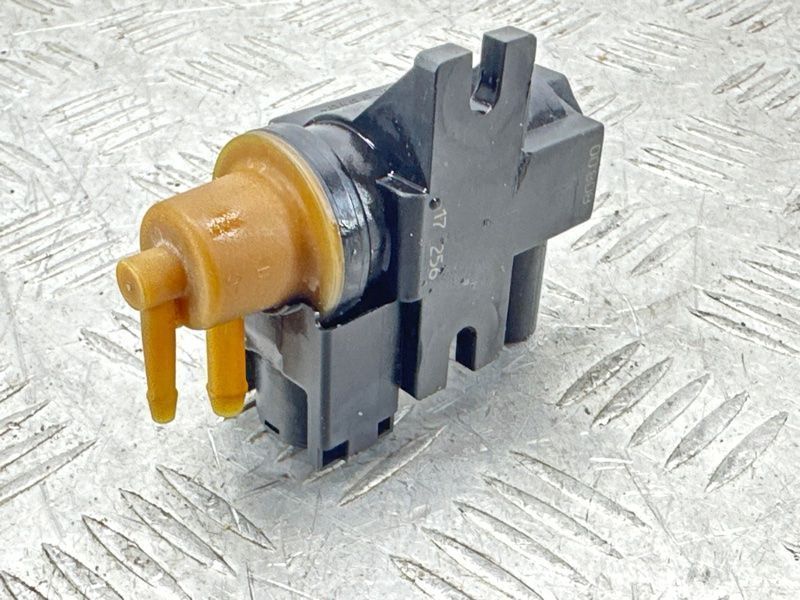 Клапан вакууму 31480559 Volvo XC60