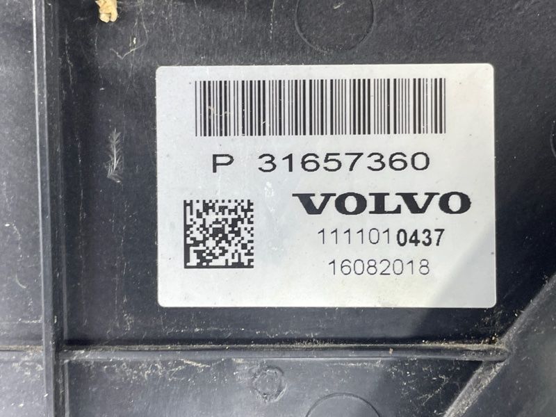 Дифузор радіатора в зборі Volvo XC60