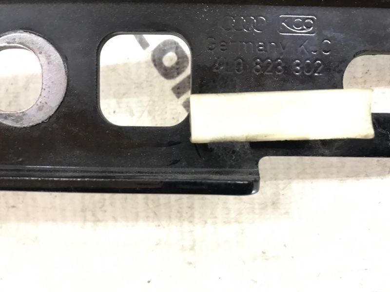 Петля капота 4L0823302 Audi Q7