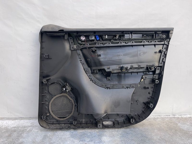 Обшивка дверей Volkswagen Touareg