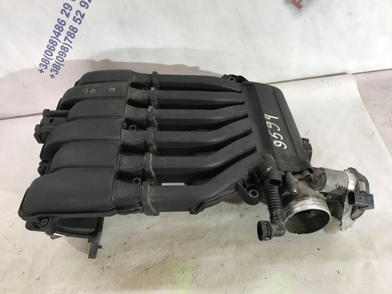 Колектор впускний 03H133201AE Volkswagen Touareg