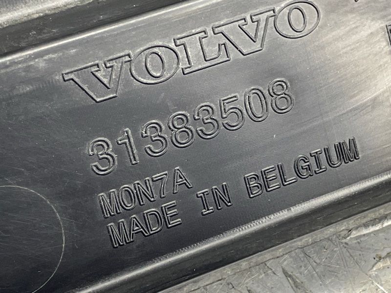 Накладка радіатора 31383508 Volvo XC90