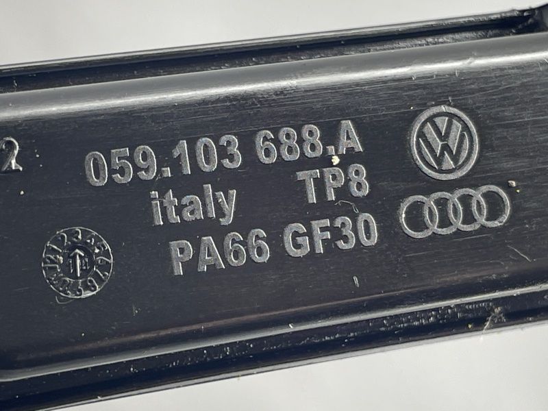 Масляна трубка турбіни 059103688a Audi A6