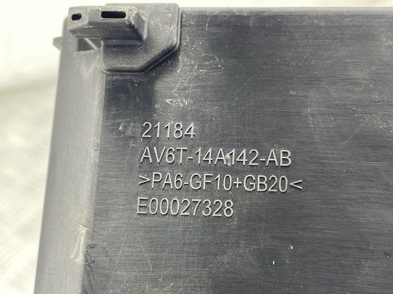 Кришка блоку запобіжників av6t14a142ab Ford Escape