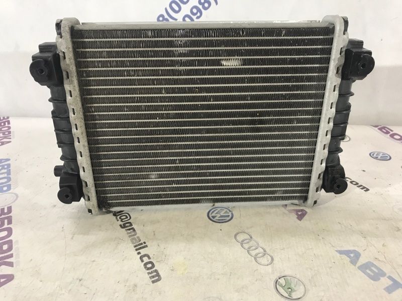 Радіатор охолодження двигуна додатковий 8K0121212B Audi A6