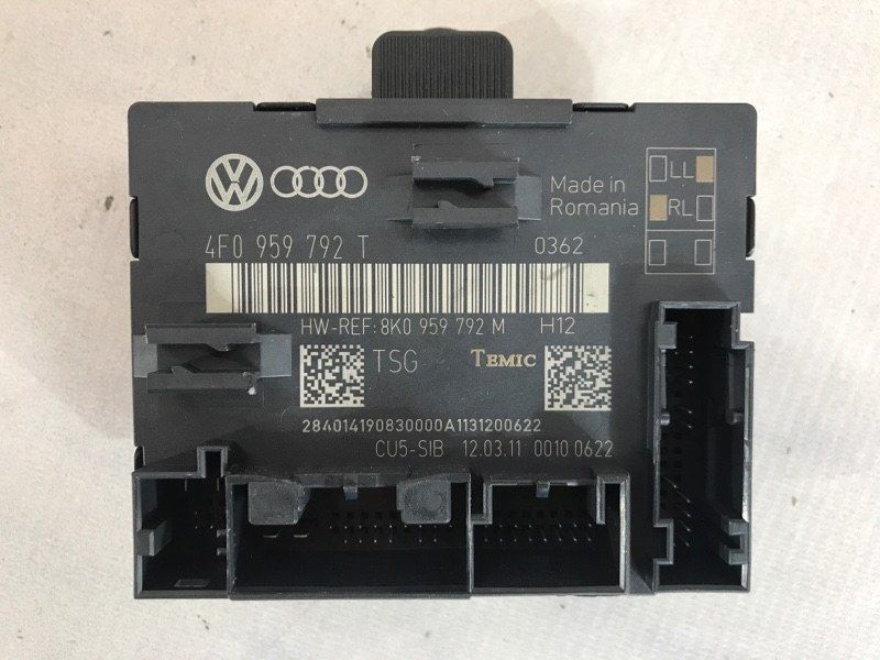 Блок керування дверей 4F0959792T Audi Q7