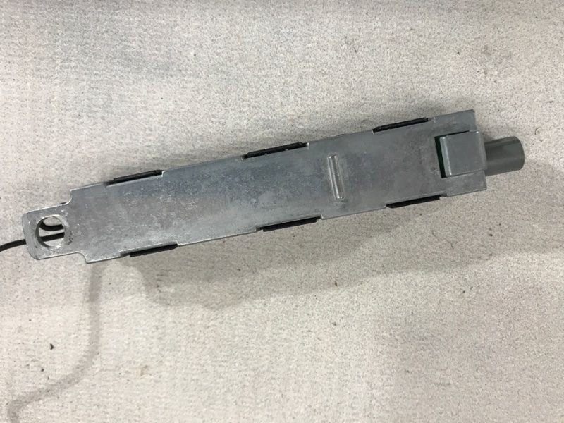 Підсилювач антени 7P6035552B Volkswagen Touareg