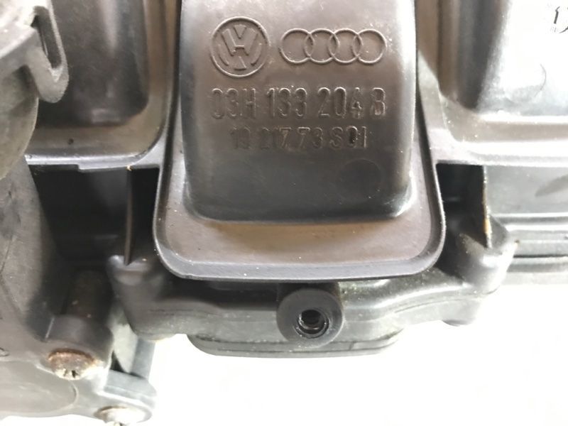 Колектор впускний 03H133201AE Volkswagen Touareg