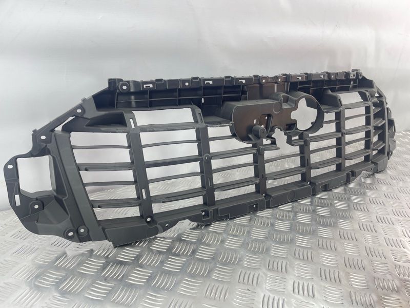 Каркас решетки радиатора 4M0807233D Audi Q7