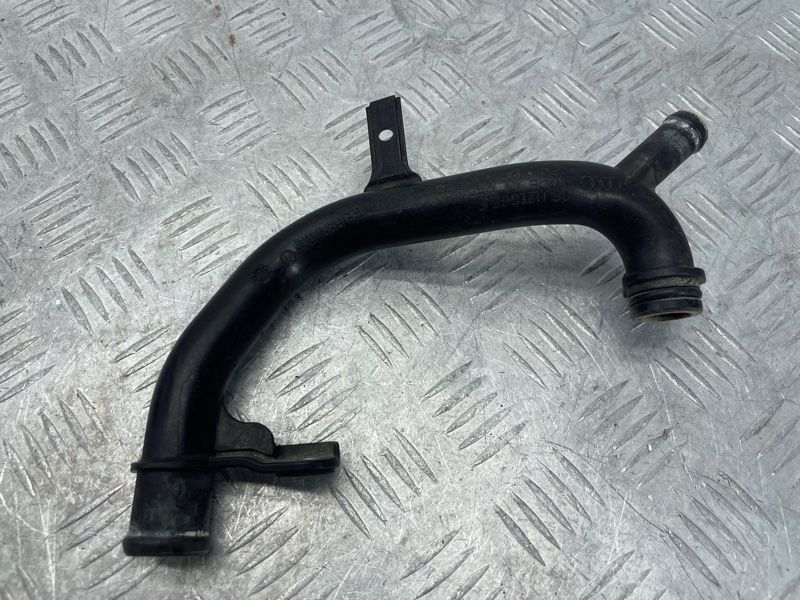 Трубопровід системи охолодження 06J121065F Volkswagen Tiguan