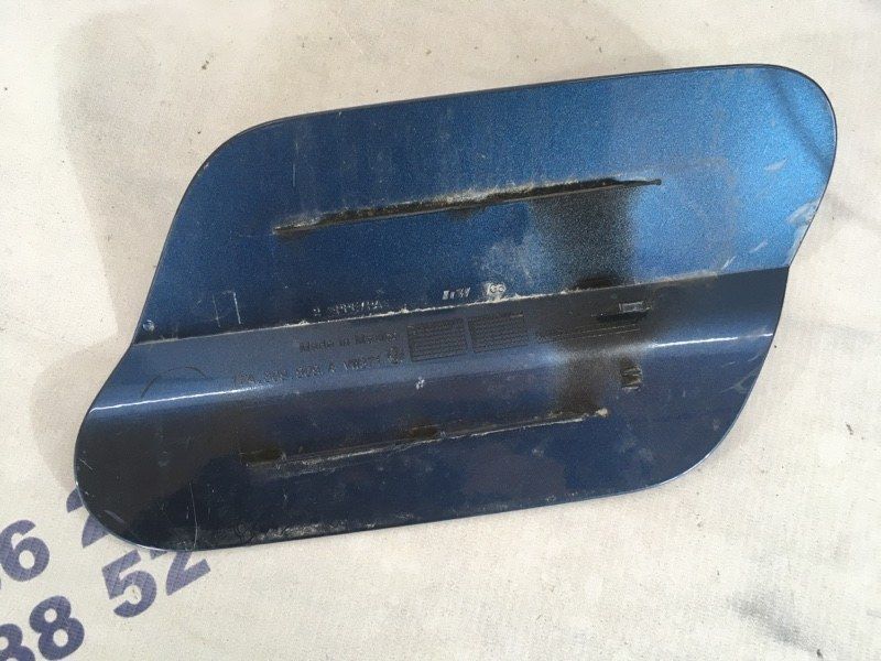 Корпус лючка кришки паливного бака в зборі 17A809909A Volkswagen Jetta