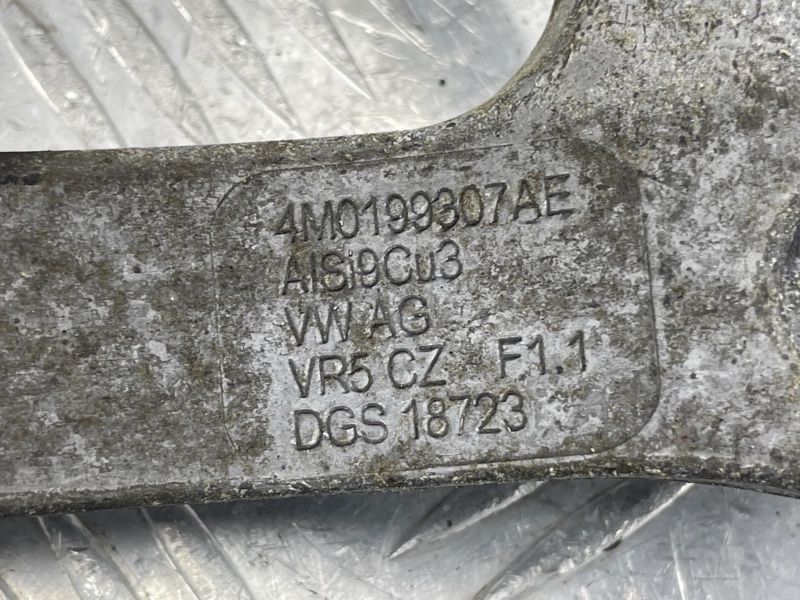 Опора двигуна ліва 4M0199307AE Audi Q7 Audi Q7