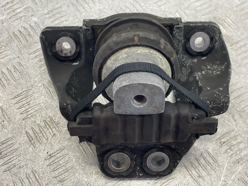 Опора двигуна 31330588 Volvo XC90
