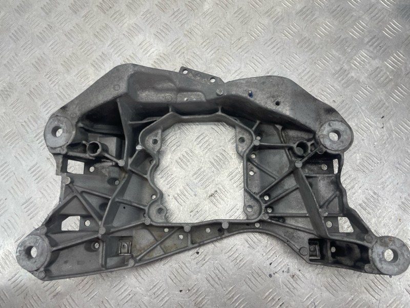 Траверса коробки передач 4G0399263AC Audi A7