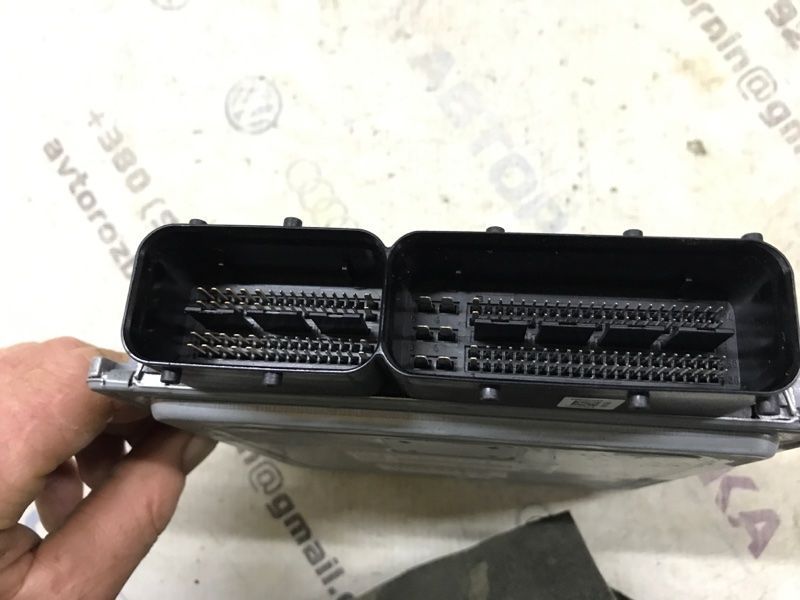 Блок керування двигуном 8K5907551E Audi S4