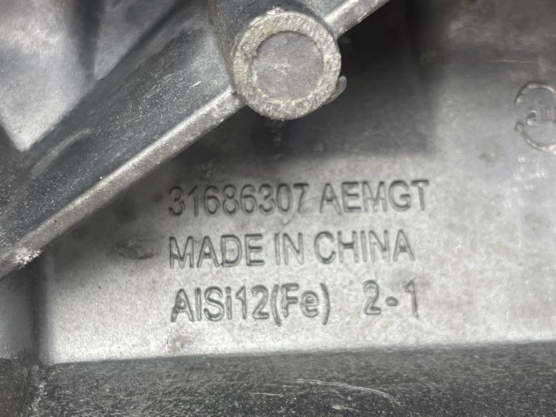 Кронштейн подрамника 31686307 Polestar 2
