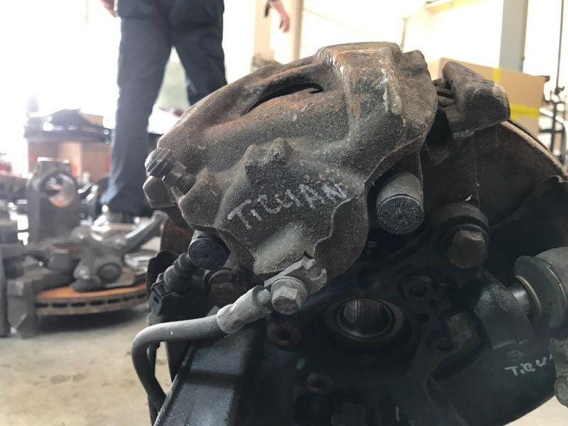 Супорт гальмівний 5N0615123 Volkswagen Tiguan