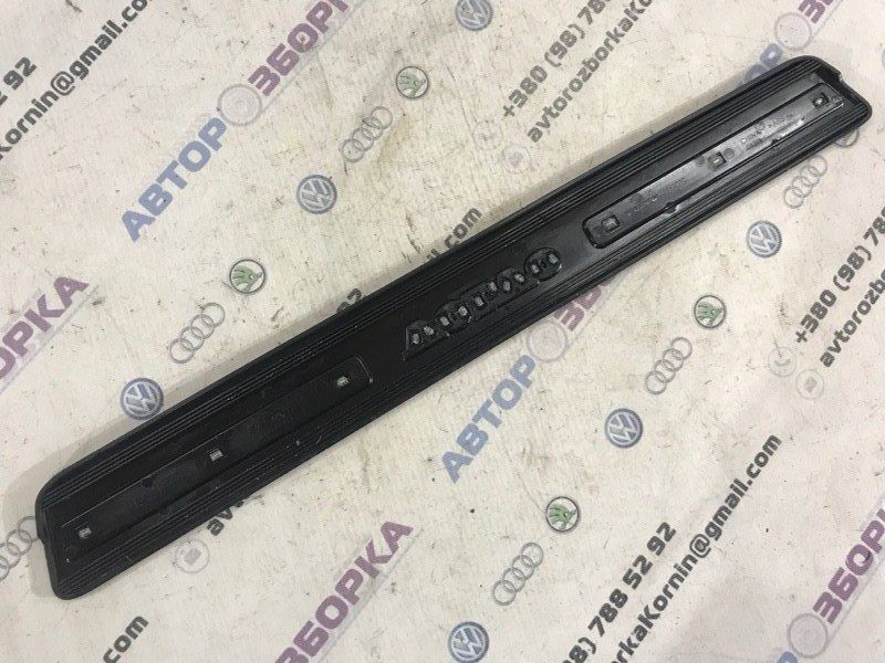 Накладка порога 31349002 Volvo XC60
