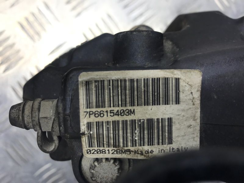 Суппорт тормозной 7P6615423D Volkswagen Touareg