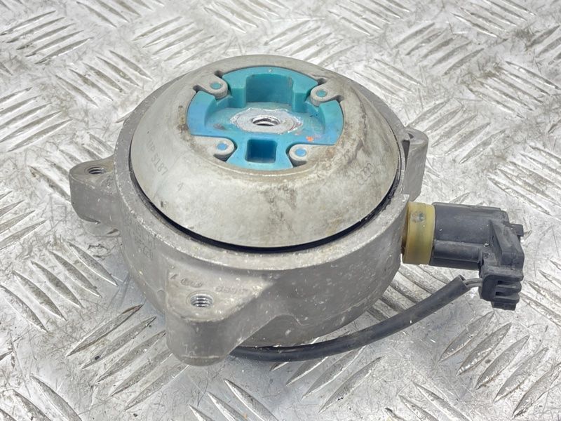 Опора коробки передач 4H0399151AJ Audi A8