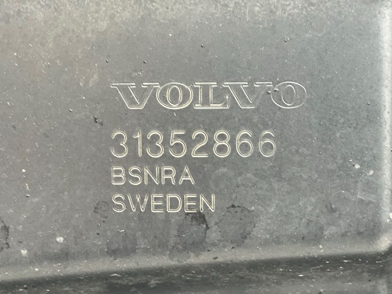 Капот 31477040 Volvo XC90