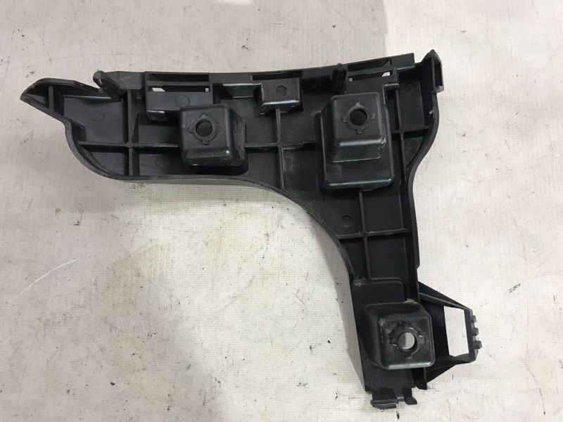 Кронштейн заднього бампера 30763440 Volvo XC60