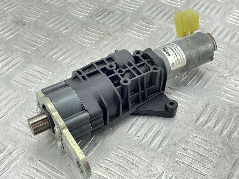 Привідний блок кришки багажника 4M0827852A Audi Q7