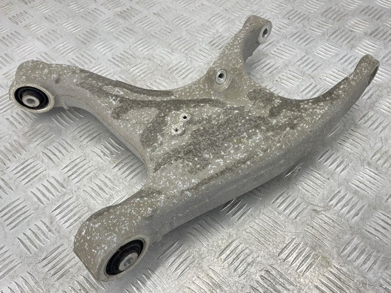 Рычаг задней подвески нижний 8R0505312F Audi A7