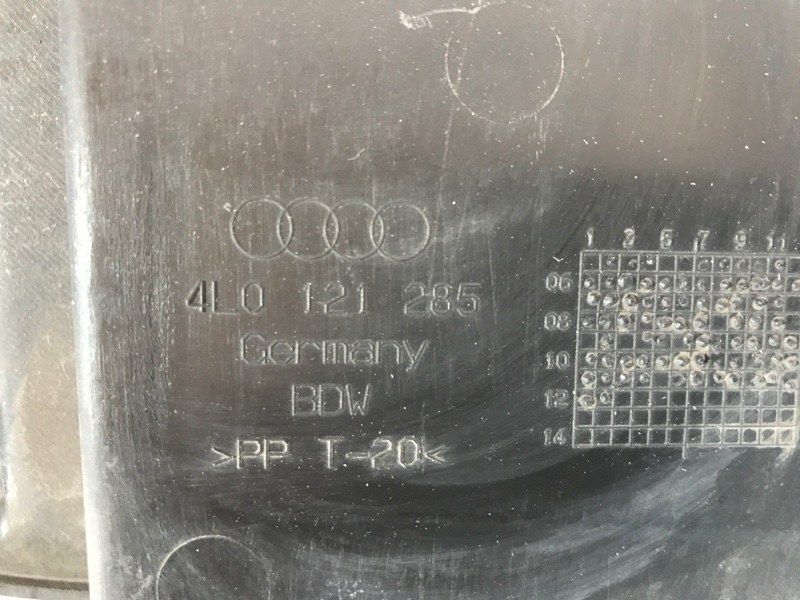 Воздуховод радиатора 4L0121285 Audi Q7