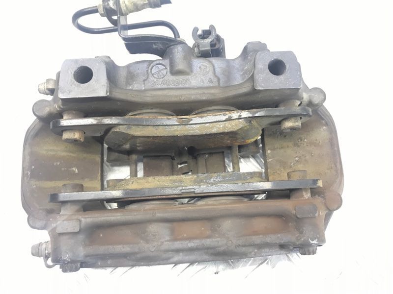 Суппорт тормозной 7P6615423D Volkswagen Touareg