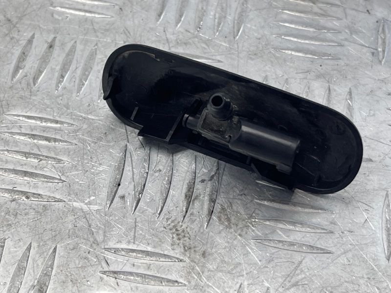Форсунка омивача лобового скла 4G0955987A Audi A6