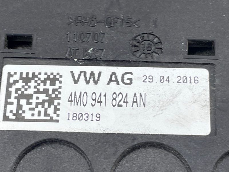Блок предохранителей 4M0941824AN Audi Q7