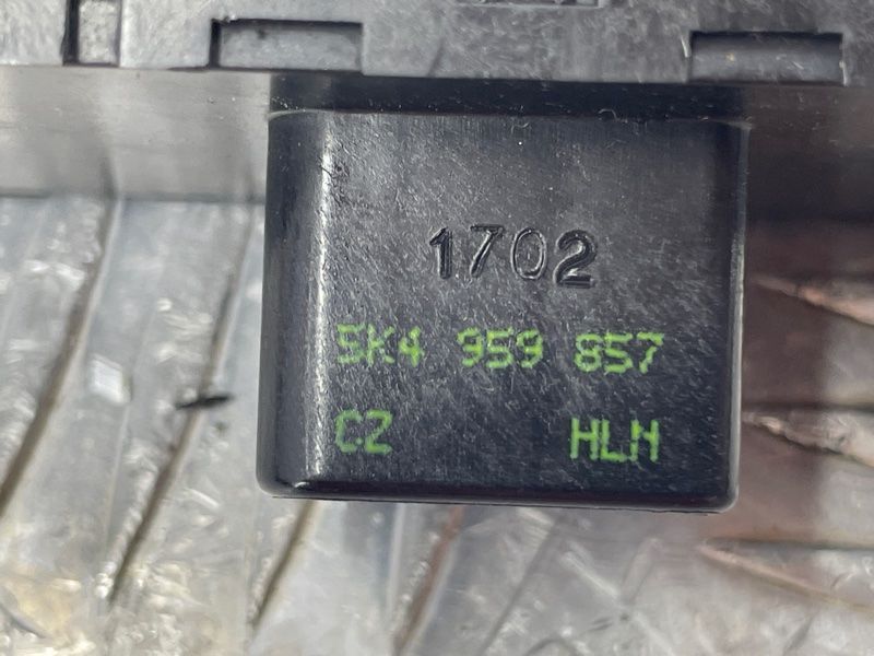 Блок кнопок склопідйомників дверей 5K4959857 Volkswagen CC