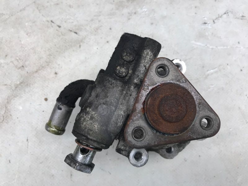 Насос гидроусилителя руля 7L8422154E Audi Q7