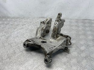Кронштейн 80A399296K Audi Q5