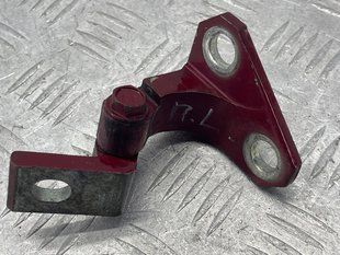 Петля двери верхняя 3C0831401D Volkswagen CC