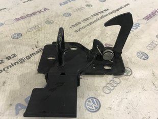 Стопорный крюк капота 4L0823480A Audi Q7 Audi Q7