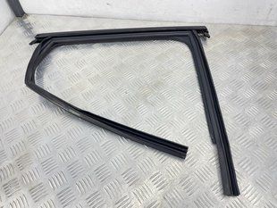 Направляюча скла дверей 80A839432C Audi Q5