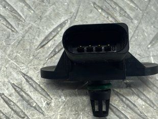 Датчик абсолютного давления (MAP) 03C906051 Audi Q7 Audi A4, Audi A5, Audi A6, Audi A7, Audi A8, Audi Q5, Audi Q7, Audi RS5, Audi S4, Audi S5, Audi SQ5, Volkswagen Beetle, Volkswagen Golf, Volkswagen Jetta, Volkswagen Passat, Volkswagen Rabbit, Volkswagen Touareg