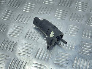 Насос омывателя стекла 1K6955651 Audi Q3 Audi A3, Audi A3 e-tron, Audi A4, Audi A4 Allroad, Audi A6, Audi A6 Allroad, Audi A7, Audi A8, Audi e-tron, Audi e-tron GT, Audi e-tron S, Audi Q3, Audi Q4 e-tron, Audi Q5, Audi Q7, Audi Q8, Audi Q8 e-tron, Audi RS3, Audi RS6 Avant, Audi RS7, Audi RS e-tron GT, Audi RS Q8, Audi S3, Audi S4, Audi S6, Audi S7, Audi S8, Audi SQ5, Audi SQ7, Audi SQ8, Audi SQ8 e-tron, Volkswagen Atlas, Volkswagen Atlas Cross Sport, Volkswagen e-Golf, Volkswagen Golf, Volkswagen Golf Alltrack, Volkswagen Golf R, Volkswagen Golf SportWagen, Volkswagen GTI, Volkswagen ID.4, Volkswagen Jetta, Volkswagen Passat, Volkswagen R32, Volkswagen Rabbit, Volkswagen Taos, Volkswagen Tiguan, Volkswagen Tiguan Limited, Volkswagen Touareg
