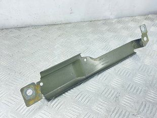 Кронштейн крыла 31424580 Volvo XC60