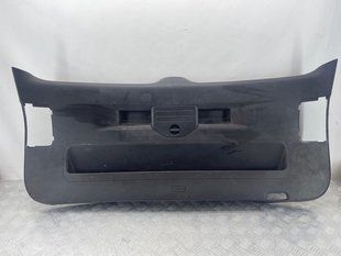 Обшивка задней крышки Ляда 7P6867601 Volkswagen Touareg