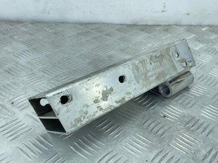 Кронштейн підсилювача бампера 8R0807332D Audi Q5