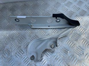 Петля капота 4G8823302E Audi A6