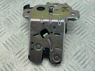 Замок крышки багажника 8R0827505A Audi A7