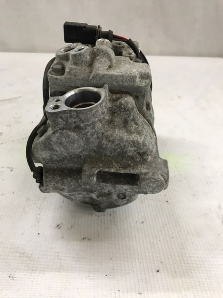 Компрессор кондиционера 4E0260805AR Audi Q7
